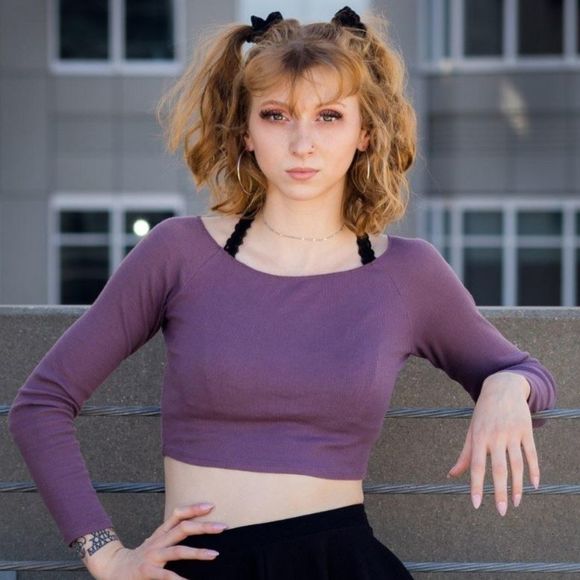 Meet your Posher, Abigail - Picture 1 of 1